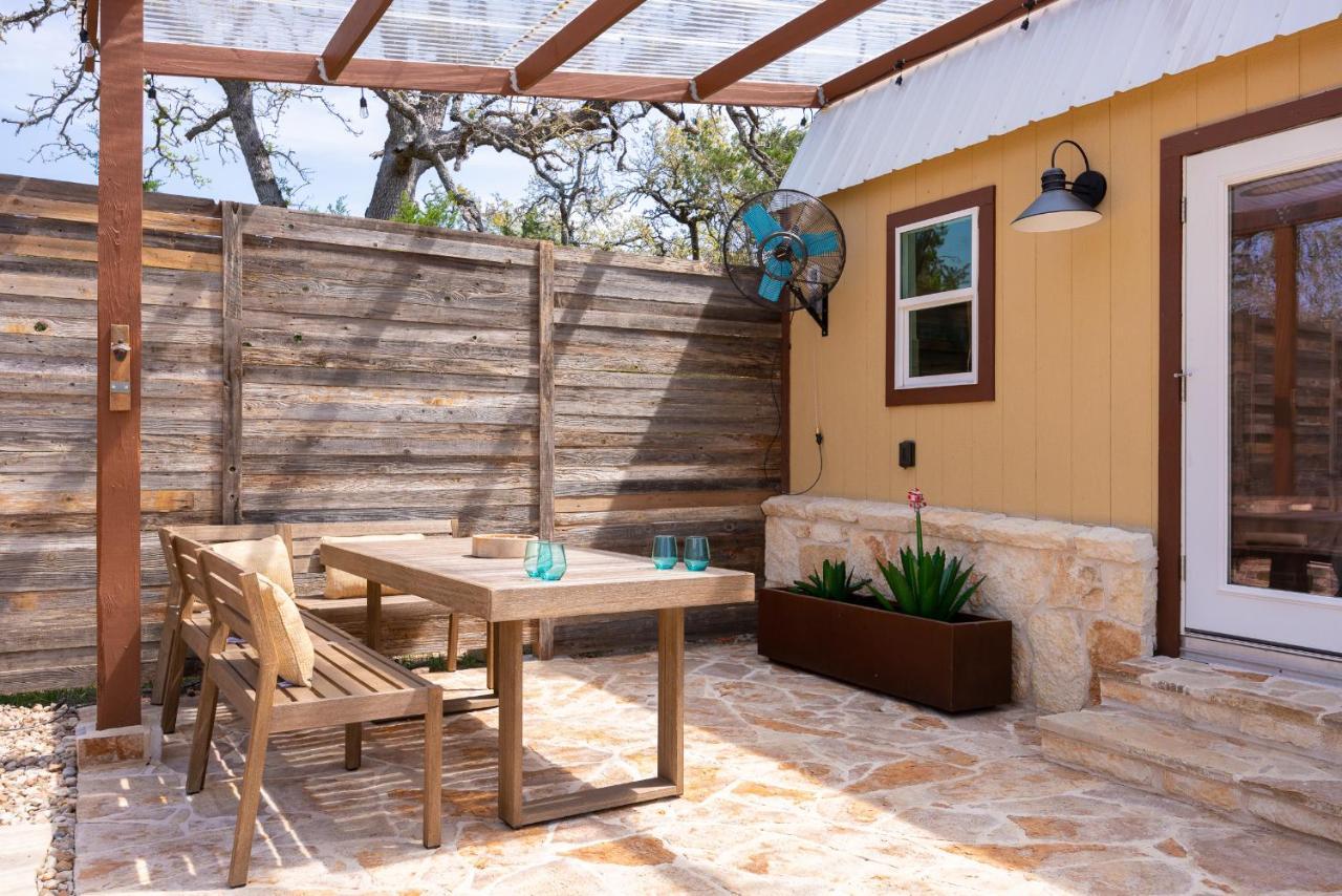Romantic Tiny Luxury Retreat W Heated Pool, Sauna N Outdoor Shower In Wimberley 10 Acres Buitenkant foto