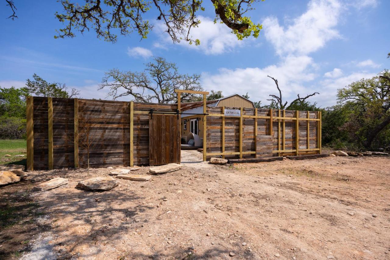 Romantic Tiny Luxury Retreat W Heated Pool, Sauna N Outdoor Shower In Wimberley 10 Acres Buitenkant foto