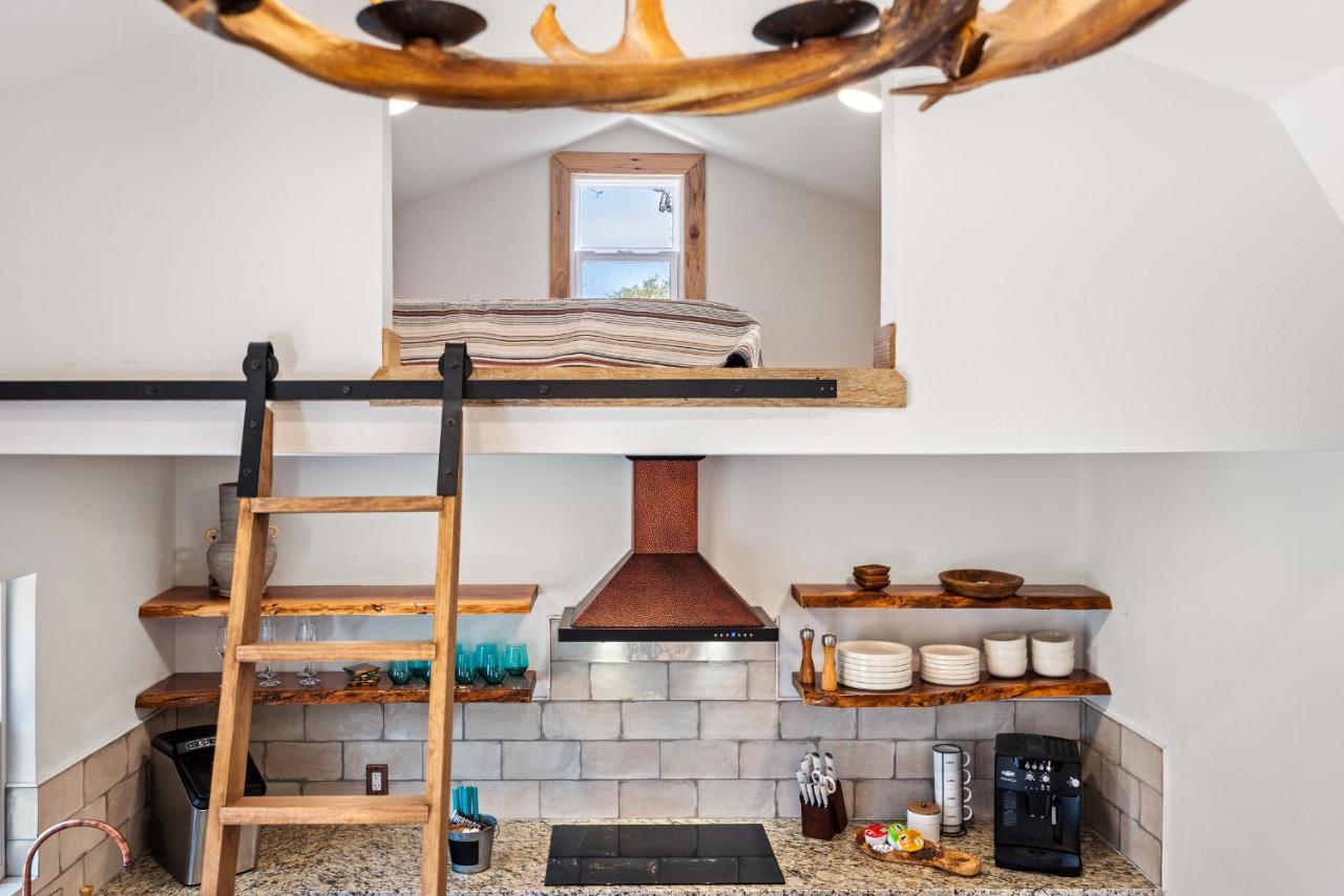 Romantic Tiny Luxury Retreat W Heated Pool, Sauna N Outdoor Shower In Wimberley 10 Acres Buitenkant foto