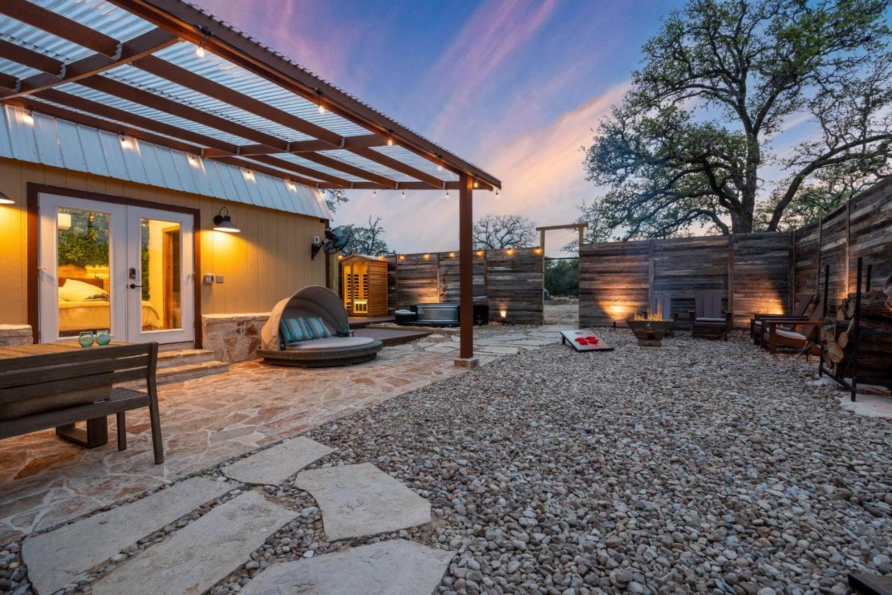 Romantic Tiny Luxury Retreat W Heated Pool, Sauna N Outdoor Shower In Wimberley 10 Acres Buitenkant foto