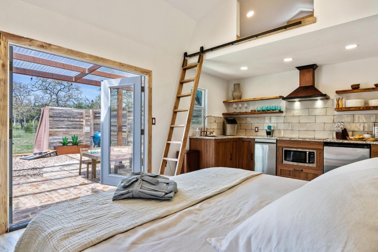 Romantic Tiny Luxury Retreat W Heated Pool, Sauna N Outdoor Shower In Wimberley 10 Acres Buitenkant foto